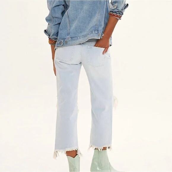 We The Free Jeans Maggie Mid Rise 26 Light Wash Straight Distressed Button Fly - Picture 3 of 16
